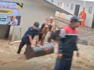 Baru Dihuni Sehari, Huntara Korban Tanah Gerak di Brebes Sudah Tergenang Air