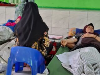 Pemdes Kalijurang Gelar Donor Darah Rutin Sambut HKN ke-117 Bareng PMI Brebes
