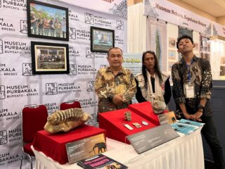 Fosil Gajah Purba Asal Bumiayu Brebes Dipamerkan di Solo, Pengunjung Terpukau di Museum Keliling 2025