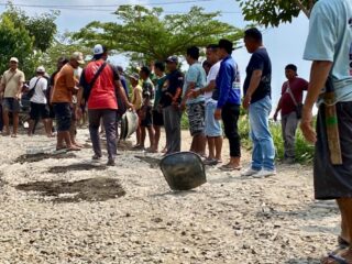Swadaya Warga Perbaiki Jalan Rusak, Cermin Retaknya Kredibilitas Bupati Brebes