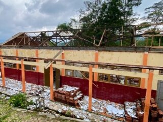 Miris! Atap SMPN 1 Salem Brebes Hampir Roboh, Siswa Belajar di Lab dan Perpus